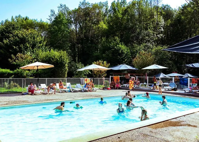 Mobil-home Avec Terrasse - 5 Personnes - Api-1-52-1426 * La Bastide-de-Sérou