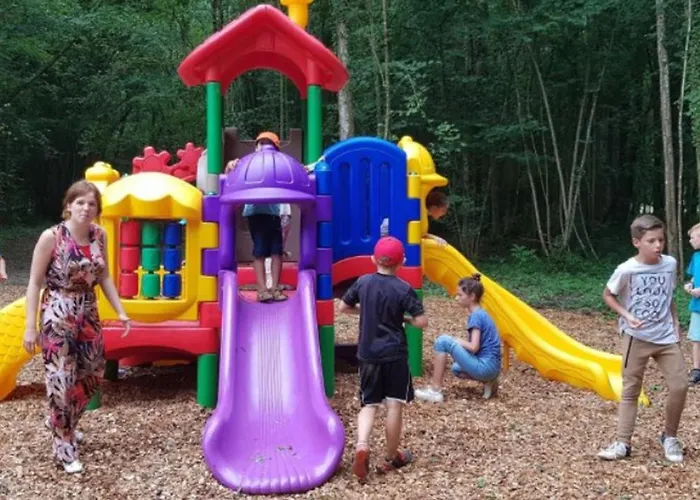 אתר קמפינג Mobil-home Avec Terrasse - 5 Personnes - Api-1-52-1426 La Bastide-de-Sérou